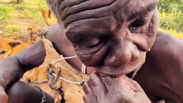 幸福的一村人，这顿的又是都爱吃的肥肠炖