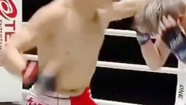 #创作灵感#连续重拳出击直接合成KO对手