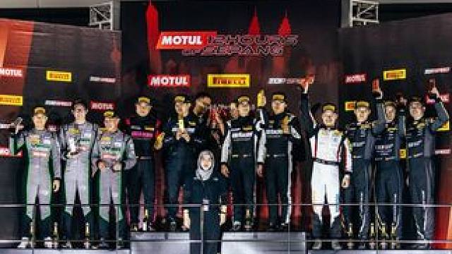 12H of Sepang耐力赛顺利结束，326车队的GT3组别首秀在四位车手稳定出色的驾驶、工程师