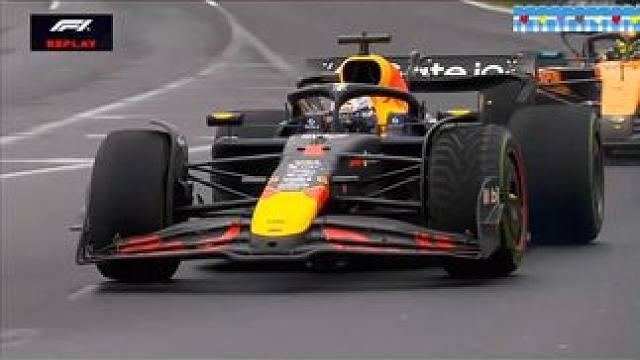 维斯塔潘失误被反超 #2025f1澳大利亚大奖赛 维斯塔潘失误骑上路肩，被皮亚斯特里反超。#维斯塔潘