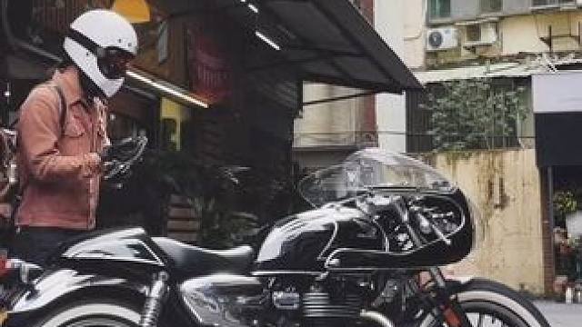 Honda本田cb350 cafe 
#本田 #本田摩托 #caferacer #复古机车 #机车改