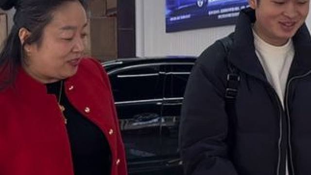 去找乐乐研制猪蹄秘方，没想到看到神秘人送乐乐9999朵玫瑰… #剧情搞笑 #男女关系 #日常vlog