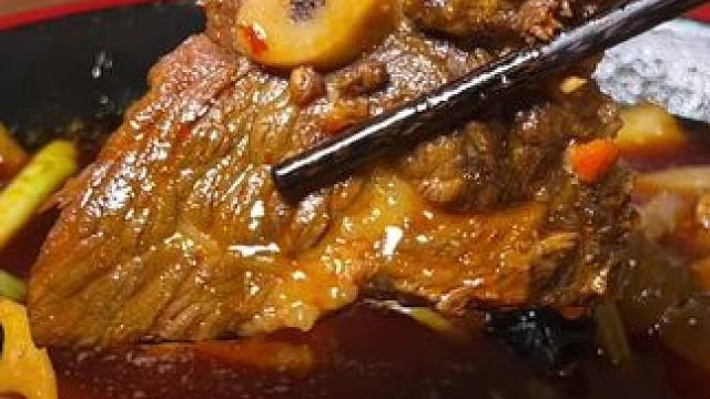 这家的牛排牛蹄锅害我狂炫三碗饭！#太下饭了 #美食推存官 #春日好食光 #本地美食