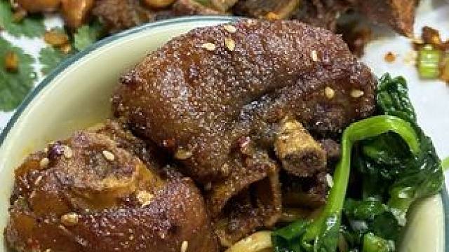 在阳泉找到一家藏在巷子里的川菜馆！开了25年的四川蹄花庄！爱吃蹄花的姐妹们有福啦！#阳泉美食 #阳泉