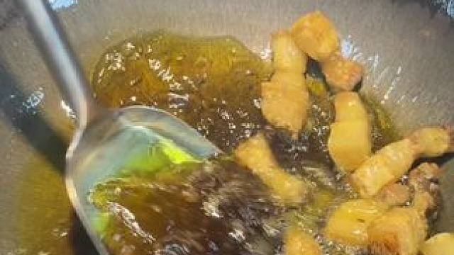 在川渝爆火的山城柴火鸡，又把价格打下来了，这么大一桌 199 的 6 人餐，不愧是王炸产品#同城美食