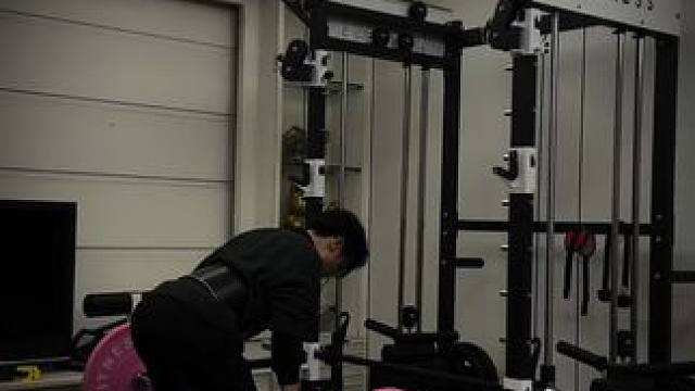 事业，健身第一位。好好爱自己，你是最棒的！ #精神氮泵 #见人不如健身