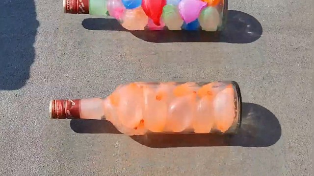 楼梯滚瓶子爆破解压时刻