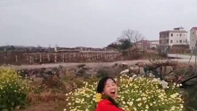 山卡卡里的农村大姐学费了开直播每天收获满满您还在恐播怕播不敢开播开播了不知说什么吗#记录真实生活 #