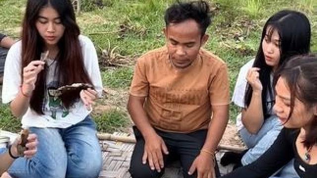 东南亚矮子四个老婆 #东南亚矮子 #东南亚美食 #东南亚矮子老婆 #内容启发搜索 #萤火计划