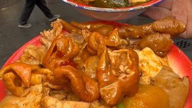来成都，怎么能不整一盆老辈子从小吃到大的芋儿鸡呢？ #一口吃掉春天 #爱就是一起吃好多好多顿饭  #