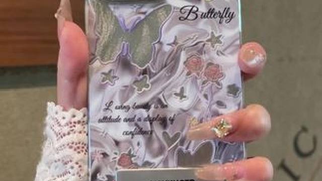 精孔羽纱手机壳壳，镂空蝴蝶设计高级感十足，带支架和手链更方便 #支架手机壳 #手链手机壳 #羽纱手机