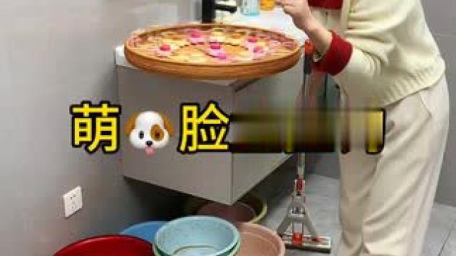 吸盘脸盆挂钩 这款吸盘脸盆挂钩 真不错，免打孔上墙，全家的脸盆都能上墙收纳不占地方，大号脸盆也没问题