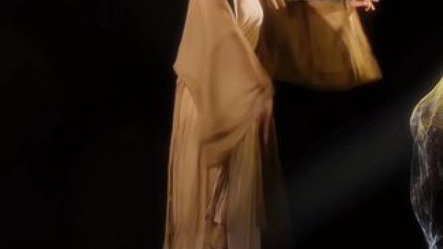 柳下闻瑶琴起舞和一曲