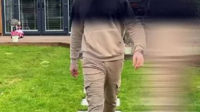 走路变装特效制作教程 #内容启发搜索 #创作者伙伴计划 #种草 #学剪映制作 #视频剪辑教程