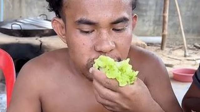 炭烤全牛 #农村美食记录生活 #我的乡野山居生活 #舌尖上的美食 #农场生活 #烤全牛