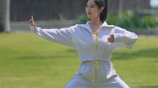 爱上八段锦的第二年 坚持八段锦第二年开始了，几乎每天都会打卡，希望这个运动大家都来尝试，它的好处还需