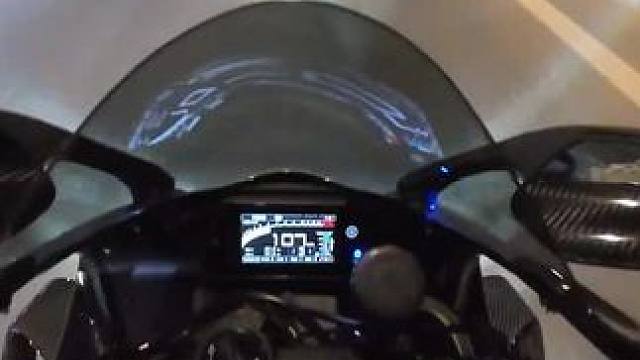 穿越都市，机车骑行是自由的诗篇#insta360摩托骑行视角 #机车