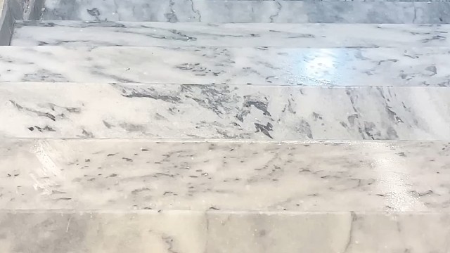 楼梯滚瓶子爆破解压时刻