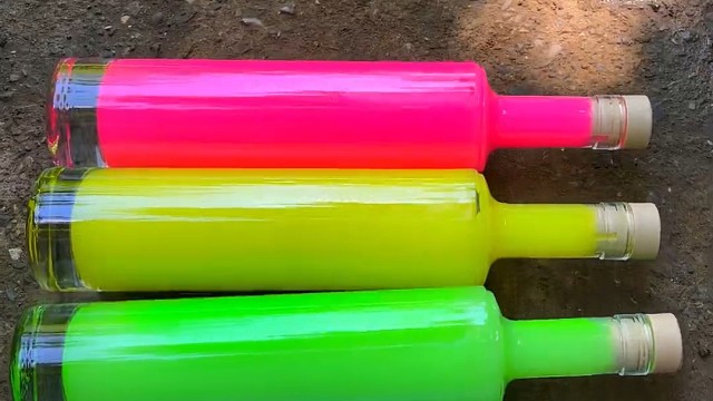 楼梯滚瓶子爆破解压时刻