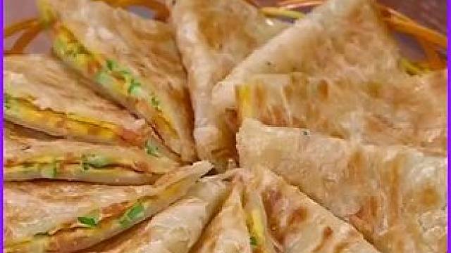 早上想吃又快又有营养的早餐，你就试试这个火腿鸡蛋手抓饼，外酥里嫩，几分钟就能搞定#早餐饼 #手抓饼 