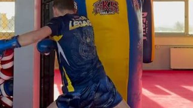 最强拳腿实战技术组合 最强是因为对于初学者容易上手，实战中运用起来简单直接高效，没有太大的难度和门槛