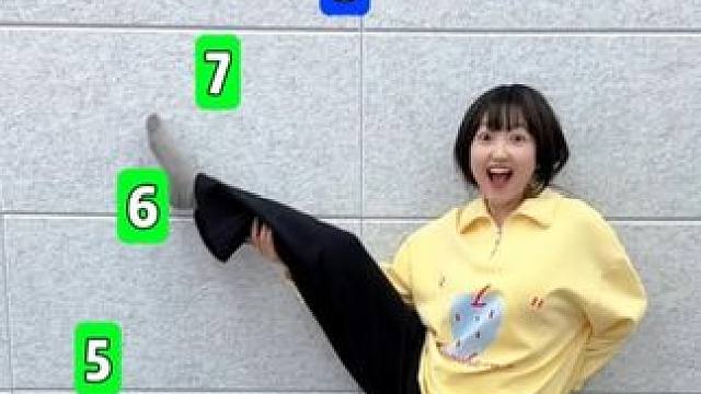 高抬腿挑战，哈哈厉害了 #办公室搞笑 #挑战 #真会玩系列