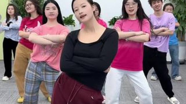 今晚不见不散 #一起跳舞 #办公室日常 #舞蹈