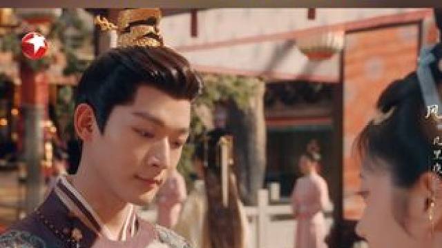 在送花的环节当中，蜀王将第一朵花送给了姜似，而余七将六朵花直接全都送给了她……#景甜  #张晚意  