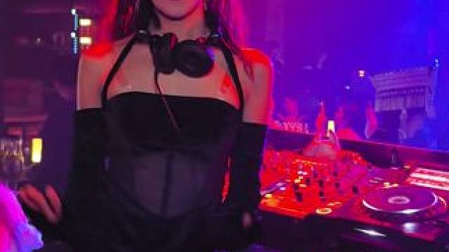 我在丽江等风也等你。#舞姿优美人更美 #休闲娱乐春日季 #福利多多 #周末逛吃汇