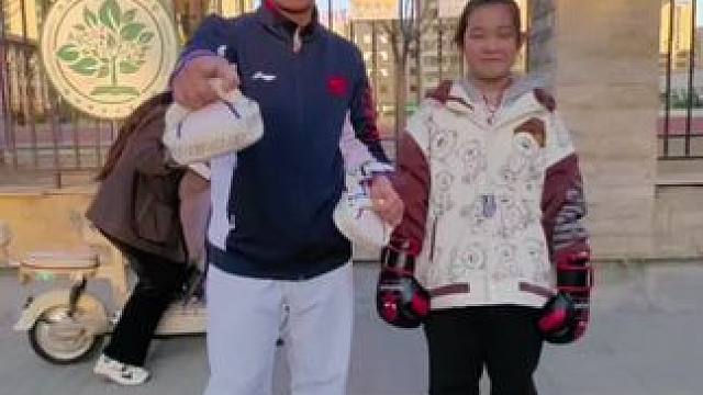 学校门口，少儿搏击挑战现场，欢迎加入我们一起变强#少儿搏击 #恒大小学 #国武搏击俱乐部 #山西太原
