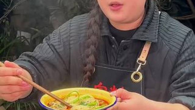 前几天胖妹看到有一条差评竟然是因为辣椒皮，一定要给这位朋友好生解释一下！#妈呀太香了 #小面调料 #