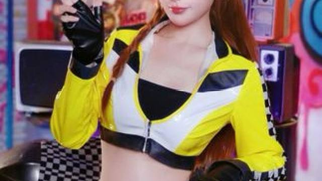 当我打出这副牌，你又该如何应对
#QQ飞车手游  #发牌摇舞蹈挑战  #发牌摇