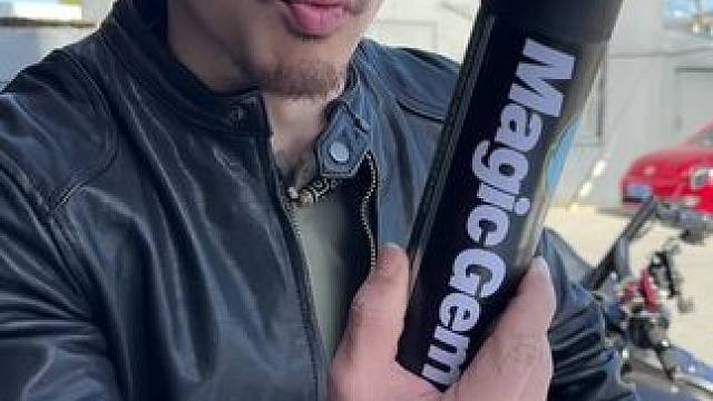 没啥事洗洗你那个头盔吧 #摩托车 #机车 #哈雷 #黑旗500