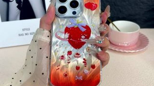 草莓甜品羽纱手机壳壳太可爱啦！亚克力材质用多久都跟新的一样！ #羽纱手机壳 #亚克力手机壳 #草莓手