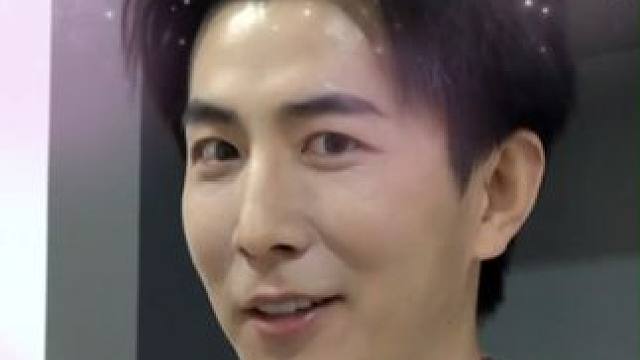 “李总”腔调说来就来，我们还真就爱看！不得不说，#李川  和#张维威  在一起可真是有节目啊！#今晚