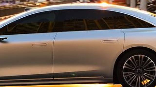 享界s9:路政级行政座驾#享界s9 #dou是好车 #享界s9街拍