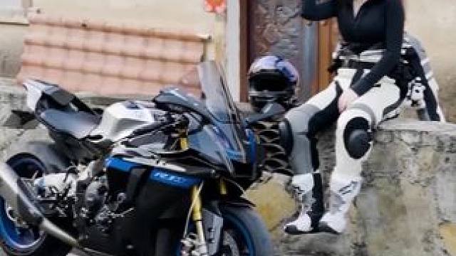 如果我有两颗心，我想我会爱上你两次。#机车 #爱你的人永远爱你