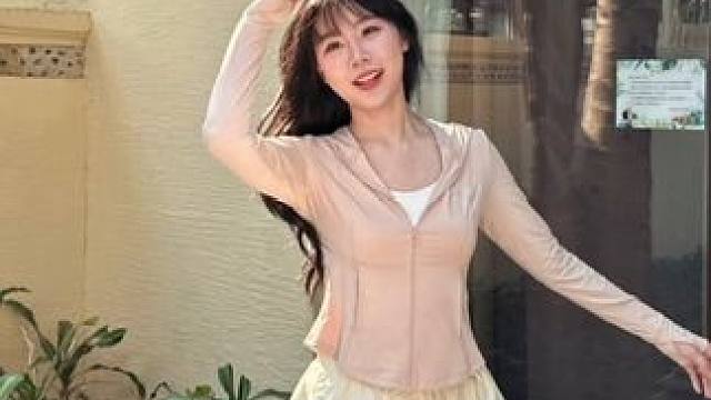 把显瘦刻进我的DNA里！#显瘦穿搭 #春天防晒圈的oots卷起来了