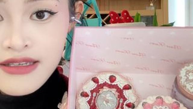 千呼万唤终于回归的礼盒呀！这波要冲！！ #花知晓新品 #彩妆 #购物分享 #花知晓草莓丘比特 #花知