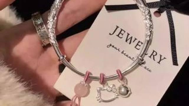 郝邵文 推荐 偷偷送她的礼物，她会真的会开心好久好久#每个小仙女都会喜欢的礼物 #送女生礼物 #适合