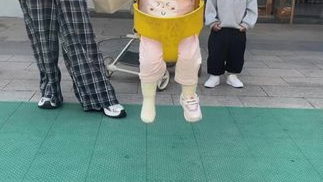 开心#一起荡秋千