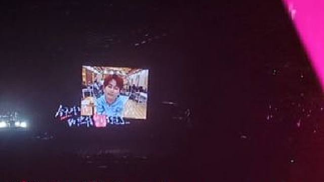 One Two AllenSu！
《Nothing More》都还没有唱 企图骗我们他下班了(*￣︶