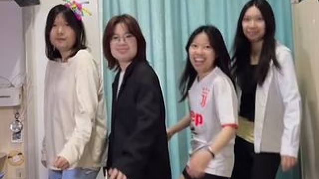 大学生：如何呢给你们来点早八震撼#当大学生开始在早八玩换装