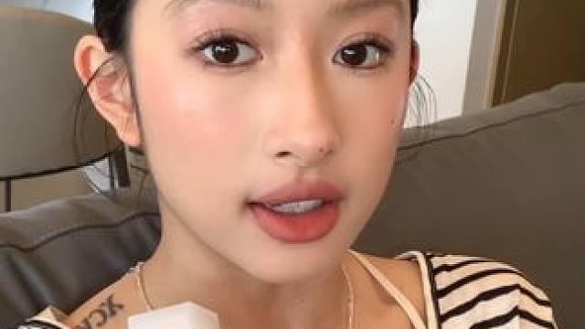 小说女主透明肌这不手到擒来##好皮肤养出来#美白#提亮#精华水#护肤