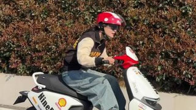 把9号M395cMax改成F1赛道风，并随机送给某个粉丝 #c叉 #改装 #9号电动车 #九号M3