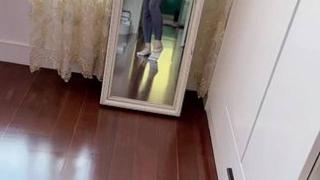 嗨，你好啊#一字马 #瑜伽女孩 #爱笑女孩运气不差