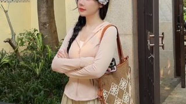 显白又显瘦的防晒衣，爱了#显瘦穿搭 #这届网友防晒还是太超前了 #防晒无死角大作战