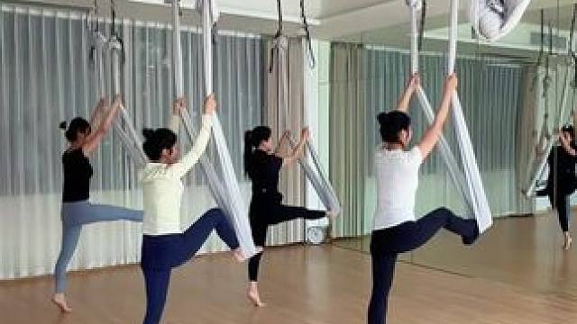 生活节奏的不断加快，在空让这里练习瑜伽，能让你身心得到放松。这里课程丰富多样，老师也非常专业，现在6