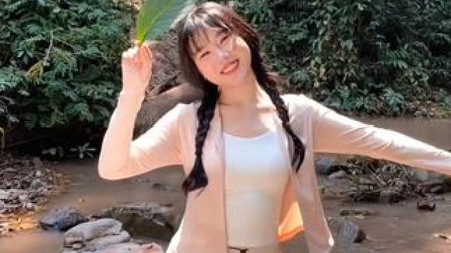 像是穿上身的小空调#显瘦穿搭 #防晒衣 #这届网友防晒还是太超前了