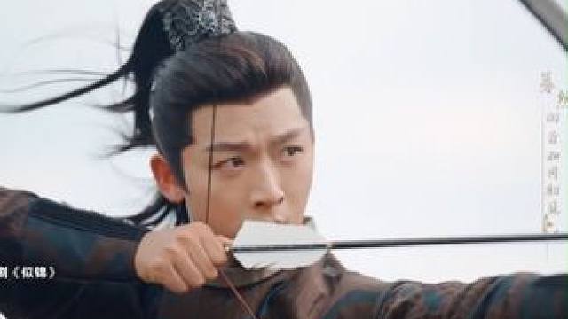 剧中郁锦脱缰骑射英姿飒爽，没想到这是#张晚意 片场现学的技能，他坦言：我都不知道我会；而对待“搭档”